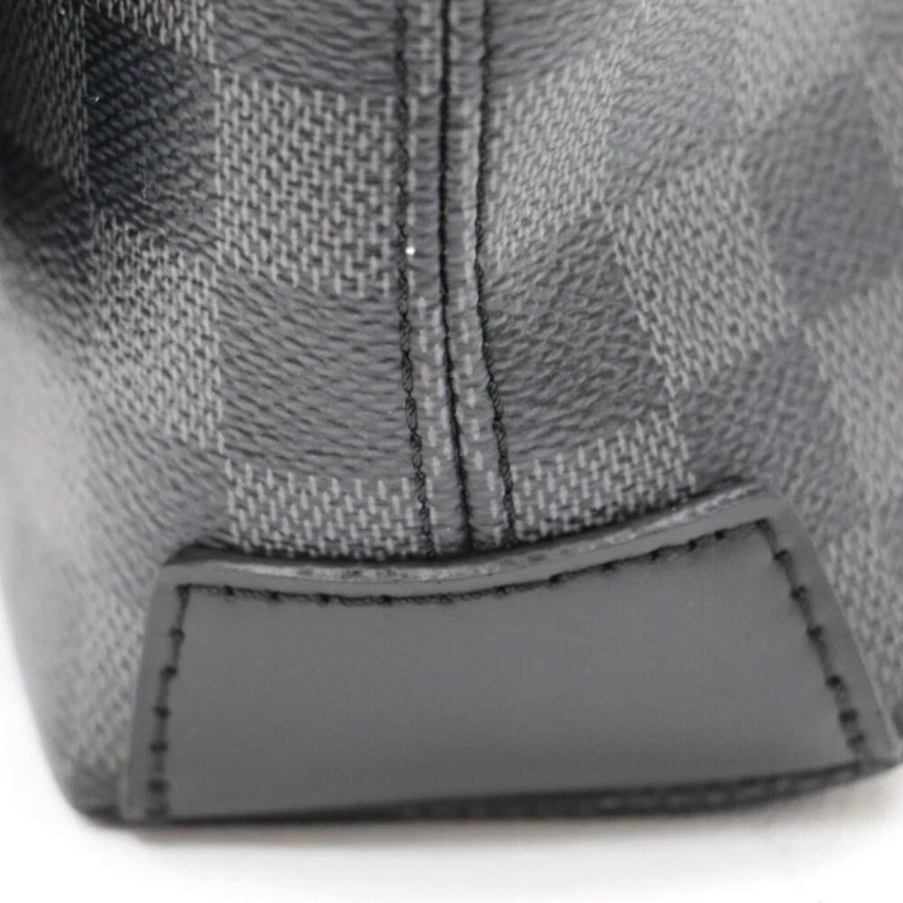 Louis Vuitton District Damier Graphite Messenger Bag - Black/Grey *READ* - Picture 2 of 16